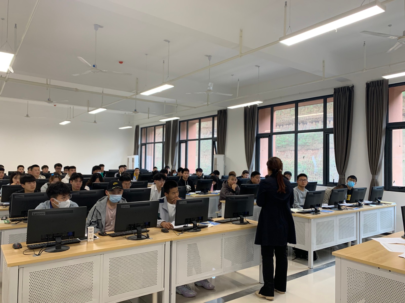 微信图片_2021101217015911.jpg